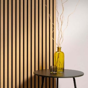 Houten akoestische wandpanelen door Vanderhaeghe Interieur